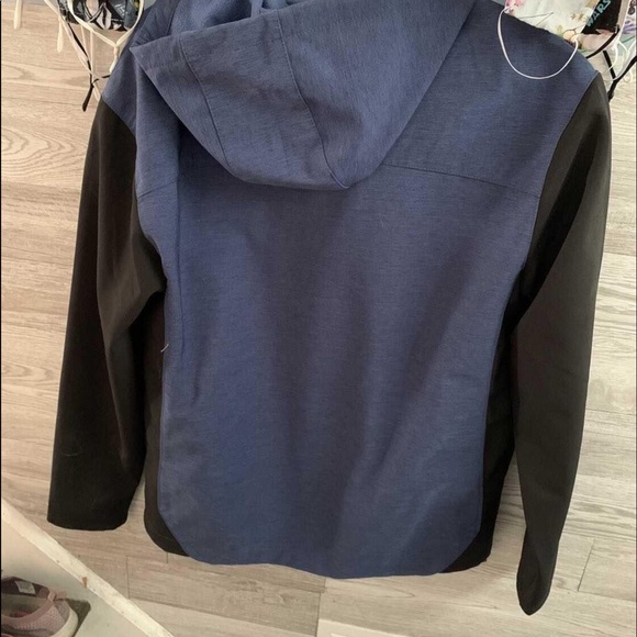 New Balance men’s fall jacket - Picture 2 of 2